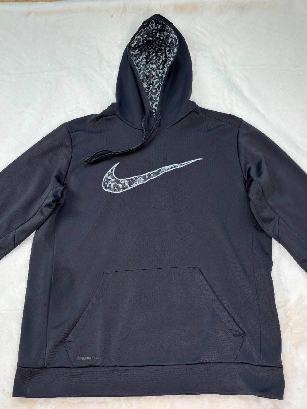 Nike Therma-Fit Men's Black With Gray-Camo Patterned Swoosh Logo Pullover Hoodie